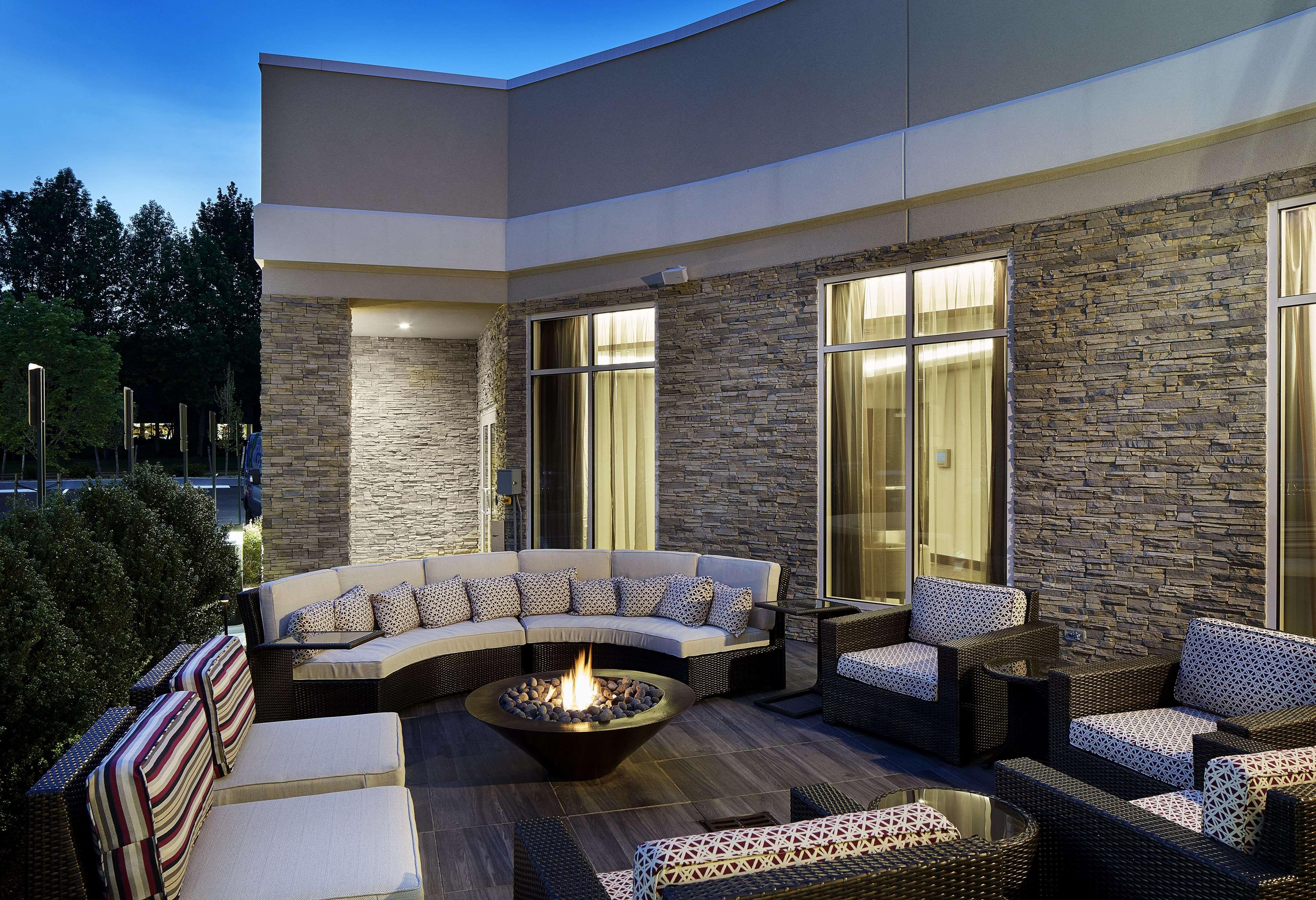 Hilton Garden Inn Roslyn Exterior foto