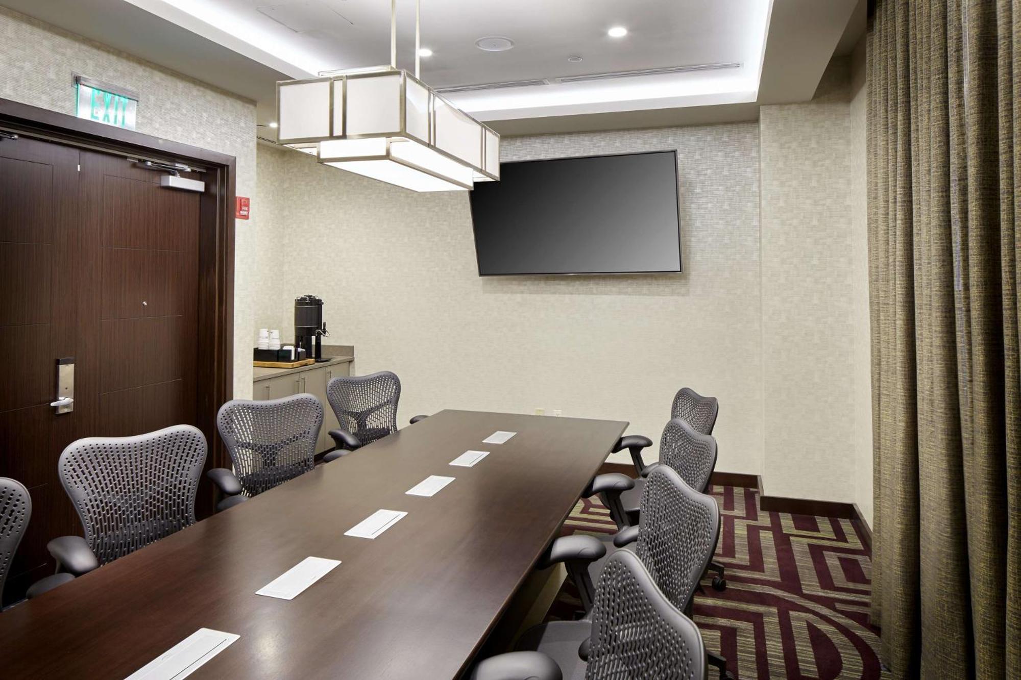 Hilton Garden Inn Roslyn Exterior foto